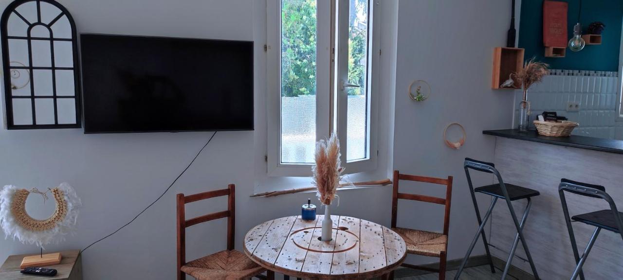 L'Appartement 7 - Centre Ville-Parking-Tv-Wifi 타르브 외부 사진